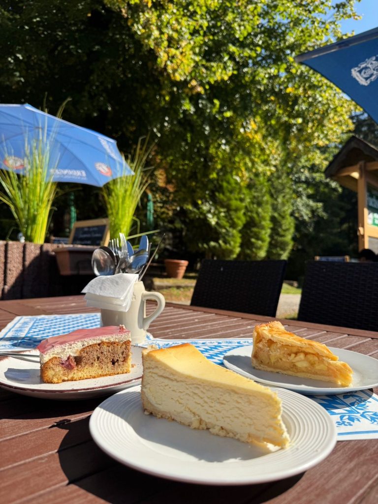 Hausgemachter Käsekuchen im Taunus Hausgemachter Käsekuchen im Gasthaus Fuchstanz im Taunus - beliebter Kuchenklassiger